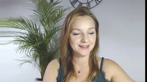 Alicia online show from November 19, 5:45 pm