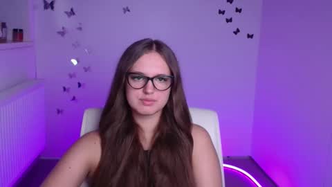 Snapshot of alicie_dream_ chatting on September 10, 11:22 am Alicie online show from September 10, 11:22 am