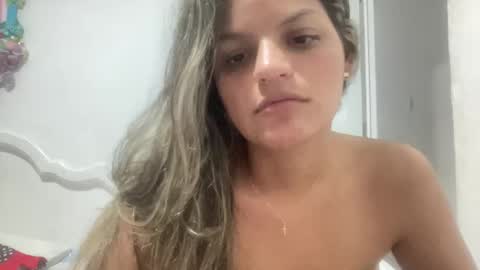 Snapshot of alicie_ebony1 chatting on December 22, 1:01 am luisa online show from December 22, 1:01 am