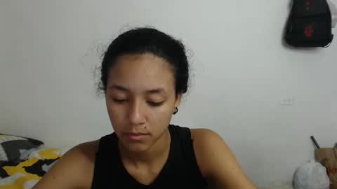 Snapshot of alicie_sexy_hot_20 chatting on February 5, 4:37 am ana online show from February 5, 4:37 am