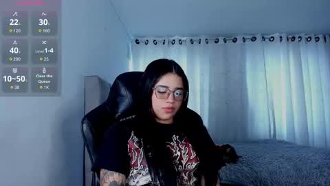 aliice_walker_ online show from February 23, 5:37 pm