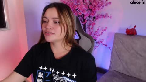 Alicia en el pas de las maravillas online show from October 6, 6:31 am