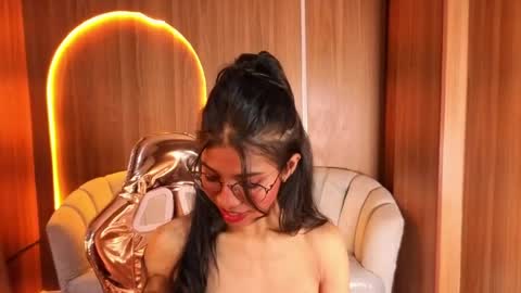 alina_b_ online show from May 7, 8:37 pm