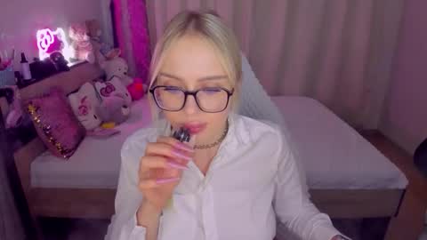 Snapshot of alinaocean chatting on October 23, 7:26 pm alinaocean online show from October 23, 7:26 pm