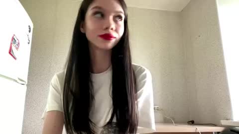 Mary online show from May 28, 1:42 pm