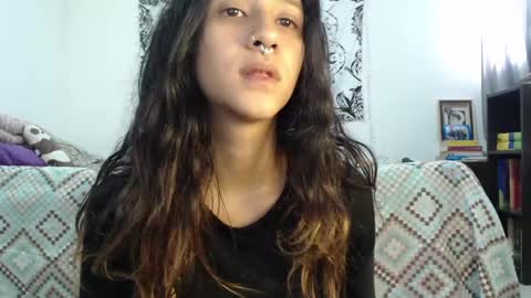 Snapshot of alinawoolf_ chatting on December 6, 4:44 pm  Ali  online show from December 6, 4:44 pm