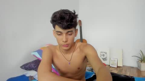 Snapshot of aliotttwink chatting on September 19, 8:56 pm AliotTwink online show from September 19, 8:56 pm