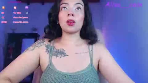 Snapshot of alisa__cain chatting on October 26, 6:36 am Alejandra online show from October 26, 6:36 am