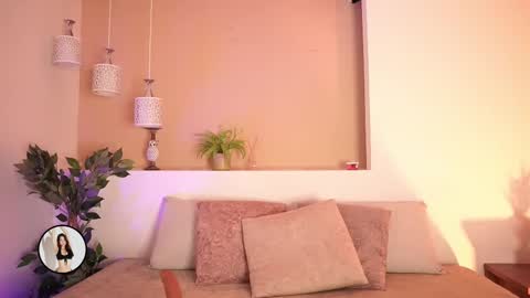 Snapshot of alison222_ chatting on September 19, 10:02 pm A L I S O N online show from September 19, 10:02 pm