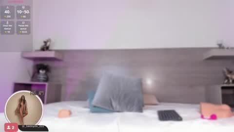 Snapshot of alison222_ chatting on February 26, 10:47 pm A L I S O N online show from February 26, 10:47 pm
