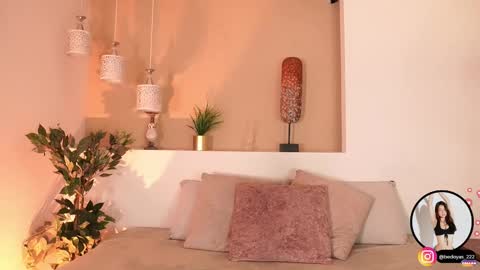 Snapshot of alison222_ chatting on September 29, 7:46 pm A L I S O N online show from September 29, 7:46 pm