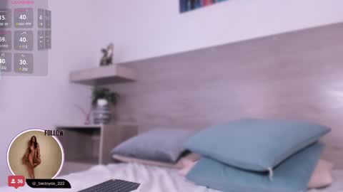 Snapshot of alison222_ chatting on February 25, 1:52 am A L I S O N online show from February 25, 1:52 am