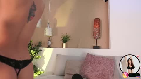 Snapshot of alison222_ chatting on October 3, 8:39 pm A L I S O N online show from October 3, 8:39 pm