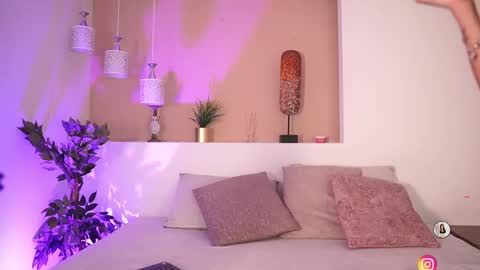 Snapshot of alison222_ chatting on September 22, 7:51 pm A L I S O N online show from September 22, 7:51 pm