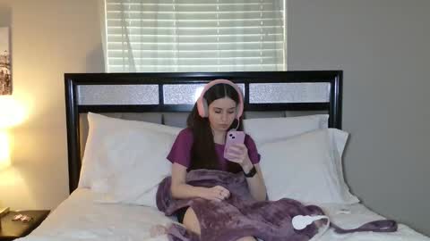 Alison Fields online show from March 26, 8:36 pm