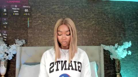 Alison Moon  online show from September 20, 10:57 pm