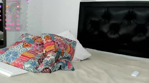 Alisse online show from April 30, 5:23 am