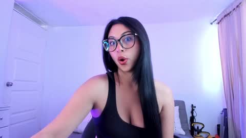 Snapshot of alissia_viera chatting on January 12, 12:12 pm iraide online show from January 12, 12:12 pm