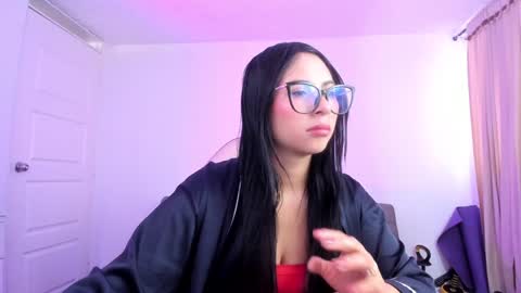 Snapshot of alissia_viera chatting on January 22, 12:49 pm iraide online show from January 22, 12:49 pm