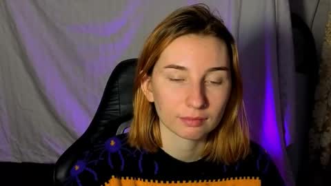 A L I C E  online show from October 7, 4:58 pm