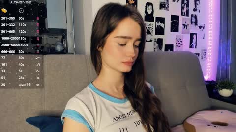 Alivia online show from December 15, 10:11 am