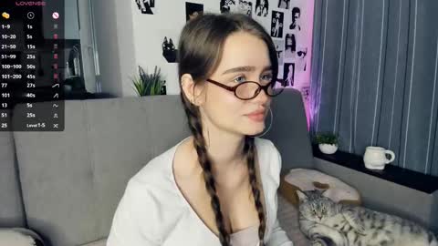 Alivia online show from October 19, 11:15 am