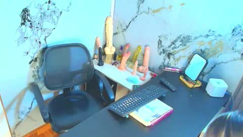 Alix online show from October 11, 3:33 am