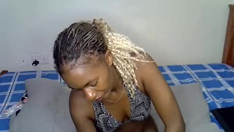 aliyah001 online show from February 13, 9:01 am