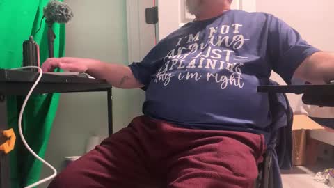 Allergictolove online show from February 9, 9:06 pm