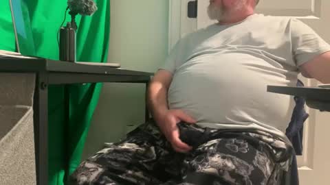 Allergictolove online show from January 25, 2:04 am