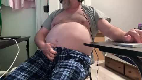 Allergictolove online show from January 16, 1:14 am