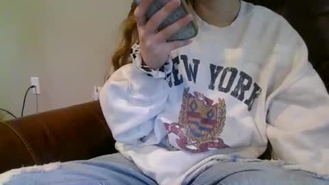 alliebearx online show from January 17, 7:33 pm