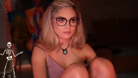 Allie online show from October 20, 5:45 am