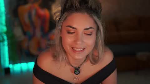 Allie online show from December 5, 6:12 am