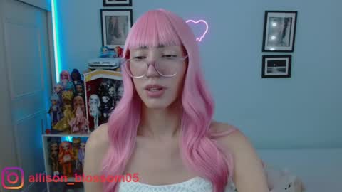   online show from February 9, 3:43 am