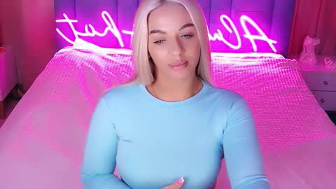 AlwaysHot online show from November 29, 3:03 am