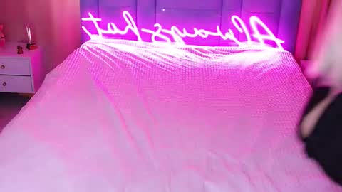 AlwaysHot online show from October 26, 3:18 am