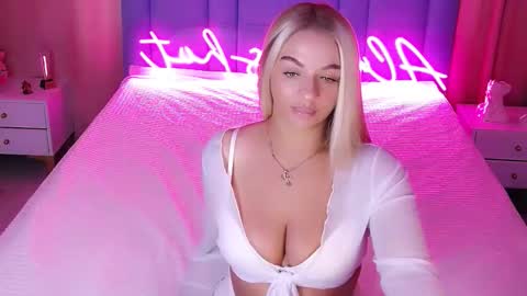 AlwaysHot online show from October 31, 2:23 am