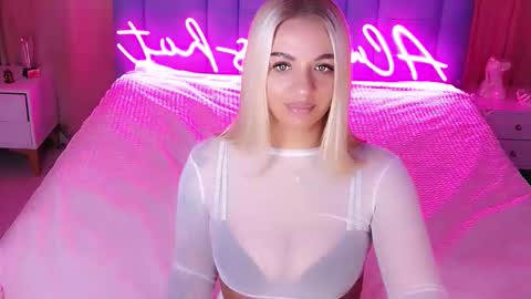 AlwaysHot online show from November 12, 2:47 am