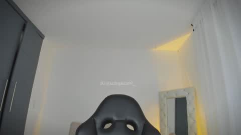 Kelly  online show from February 9, 12:53 pm