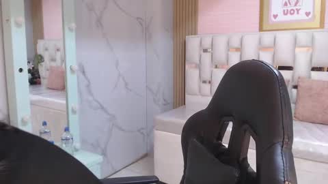 Allysa  online show from September 22, 8:24 pm