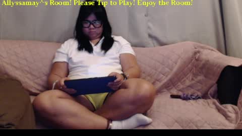 Allyssamay online show from May 18, 2:21 am