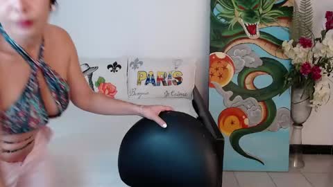 alma_art_ online show from May 23, 2:02 pm
