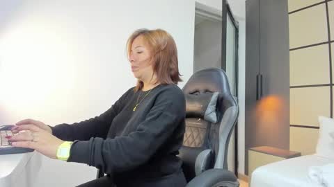 Snapshot of alma_fenix chatting on September 29, 12:15 pm ALMA FENIX online show from September 29, 12:15 pm