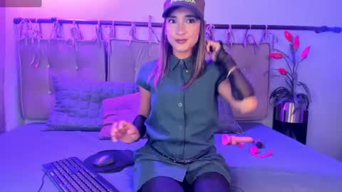 alma_rose_ online show from August 1, 7:04 pm
