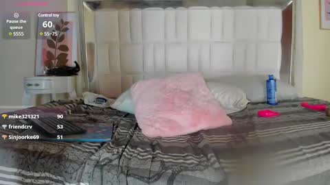 Snapshot of almasaennz chatting on March 9, 8:40 am   online show from March 9, 8:40 am