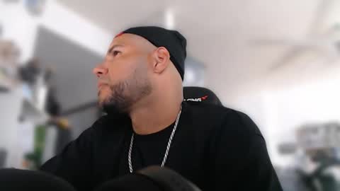 simplyfaded online show from October 17, 2:26 am