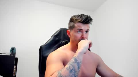 Snapshot of alphagodleatherking92 chatting on March 2, 9:42 am LeatherMaster online show from March 2, 9:42 am