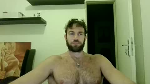 Snapshot of alphah_hunk chatting on October 20, 6:24 pm alphah_hunk online show from October 20, 6:24 pm
