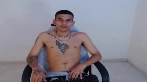alphas_latins online show from May 26, 10:49 pm